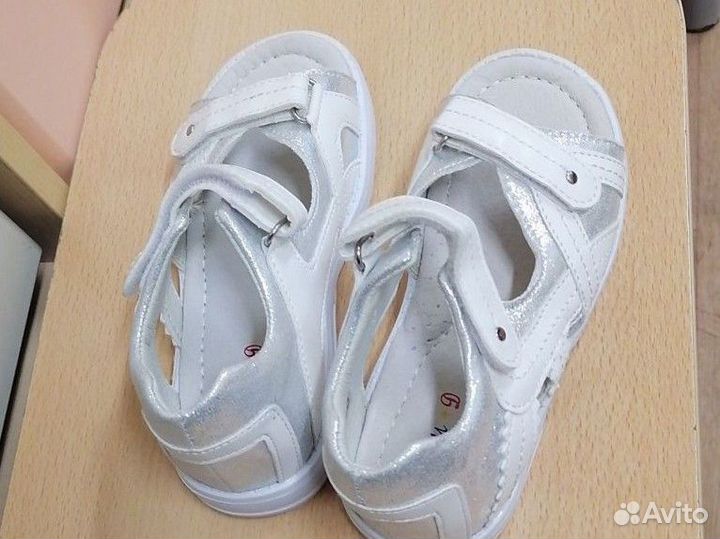 Сандалии новые 28р