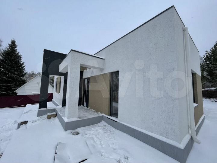 Коттедж 96 м² на участке 10 сот.