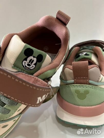 Кроссовки disney