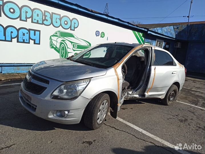 Обшивка двери передней правой Chevrolet Cobalt 520