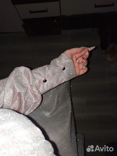 Блестящее платье