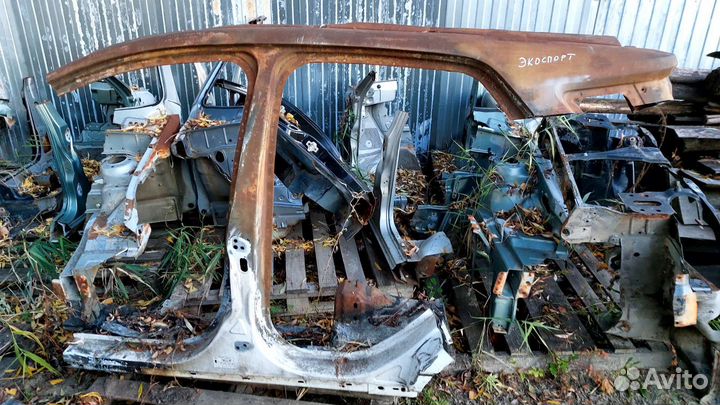 Порог левый со средней стойкой.Ford Ecosport.2014г