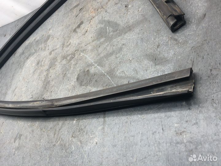 Зад лев уплотнитель стекла Aveo T200