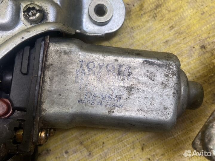 Стеклоподъемник передний правый Toyota Opa