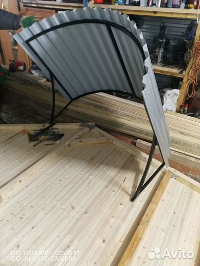 Козырек над входной дверью