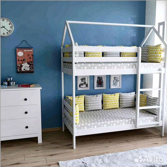 Двухъярусная кровать домик