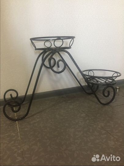 Продам подставку под кашпо