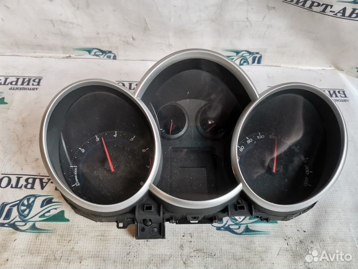 Панель приборов Chevrolet Cruze I (2009—2012)