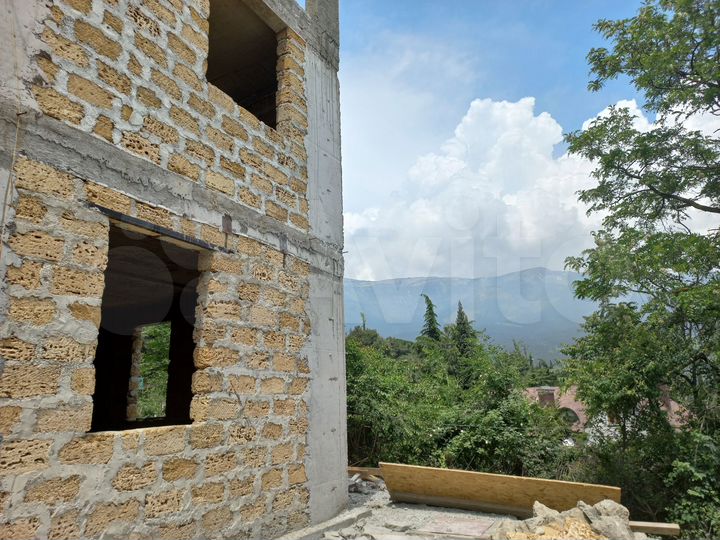 3-к. квартира, 100 м², 2/3 эт.