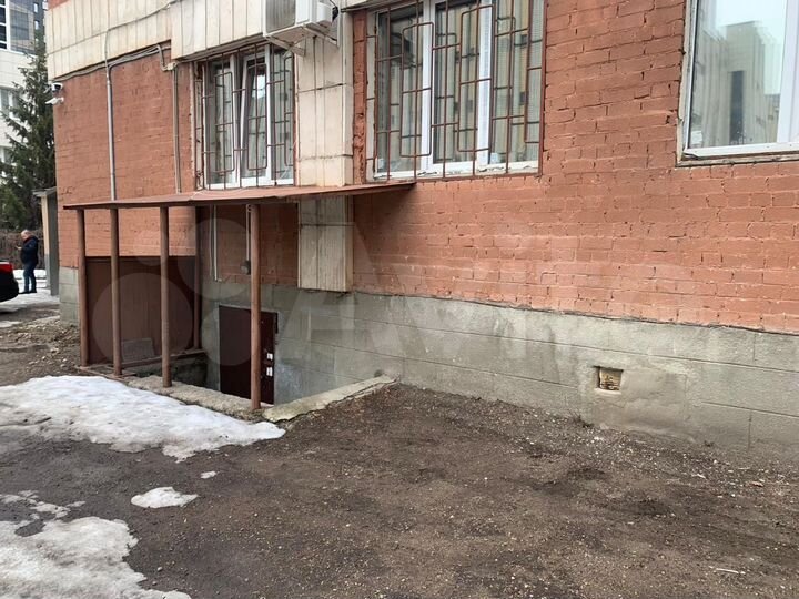В аренду цокольный этаж,можно часть,3 входа,450 м²