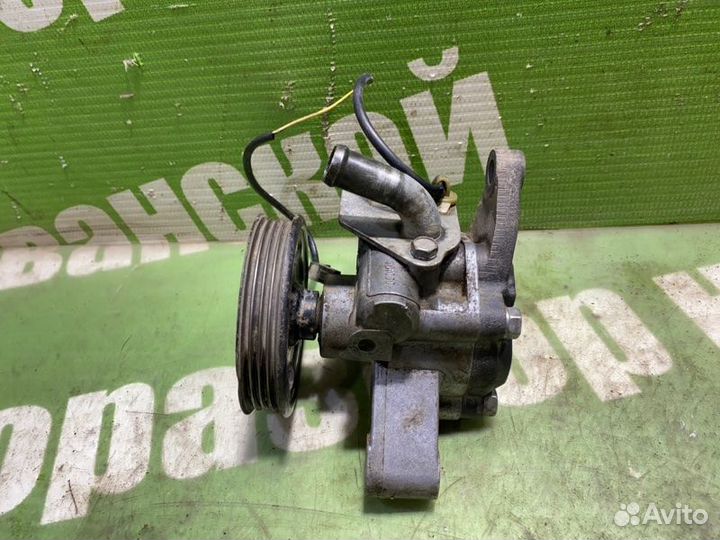 Насос гидроусилителя руля Mitsubishi Diamante F31A