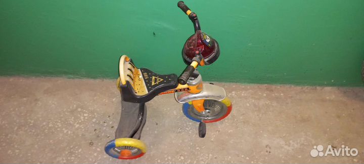 Детский трехколесный велосипед