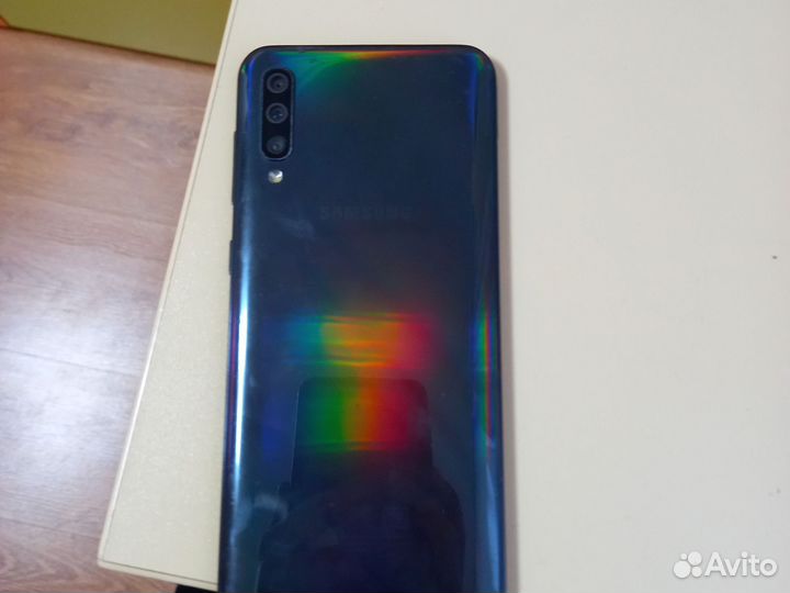 Samsung Galaxy A50, 4/64 ГБ