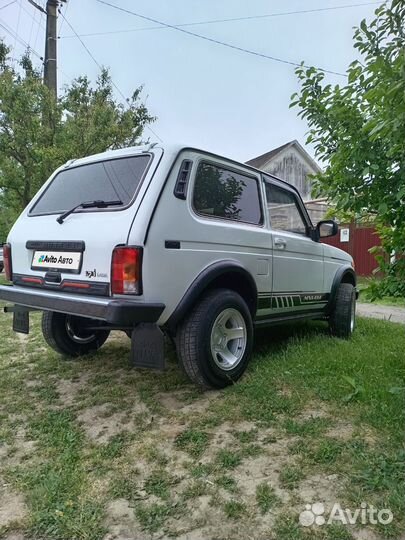 LADA 4x4 (Нива) 1.7 МТ, 2000, 150 000 км