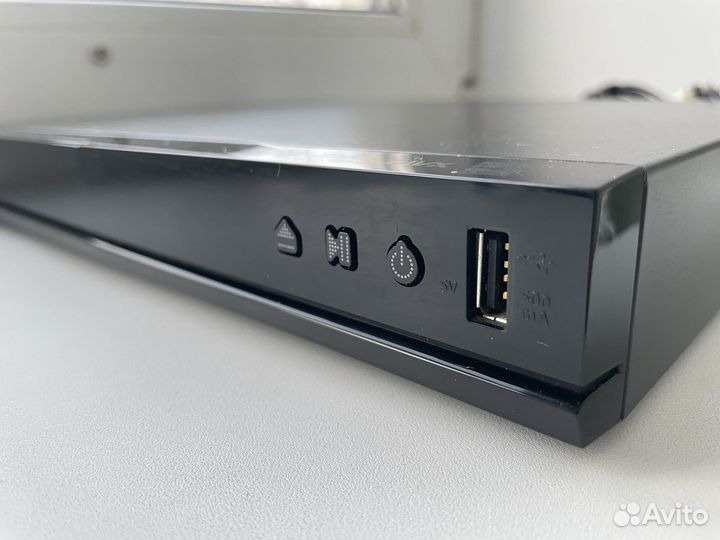 DVD плеер Samsung E360 (не показывает цвет)