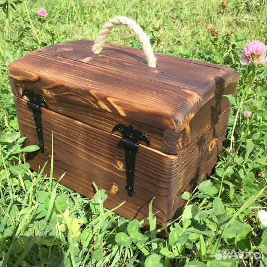 Сундук деревянный
