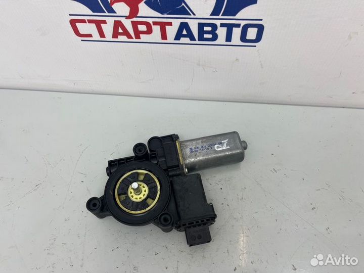 Моторчик стеклоподъемника передний правый Opel