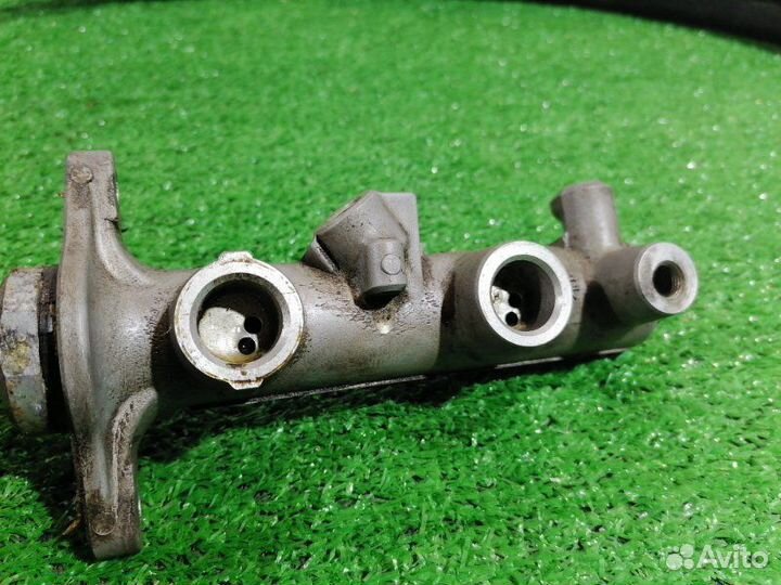 Главный тормозной цилиндр Lexus Is200 2.0 1GFE