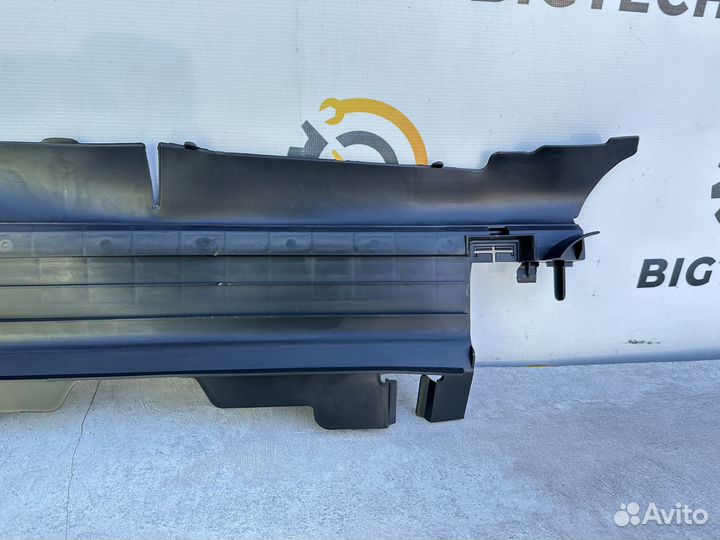 Дефлектор радиатора Mercedes W213 A2135050130