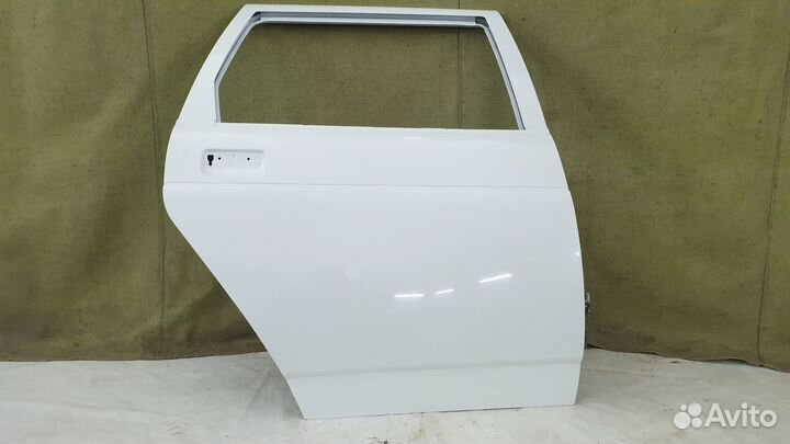 Дверь задняя правая приора универсал