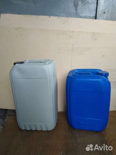 Канистры пластиковые бу 20,25,30 л