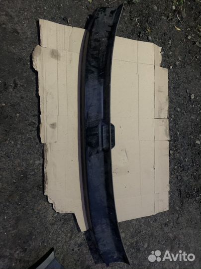 Накладка крышки багажника Honda CRV 3