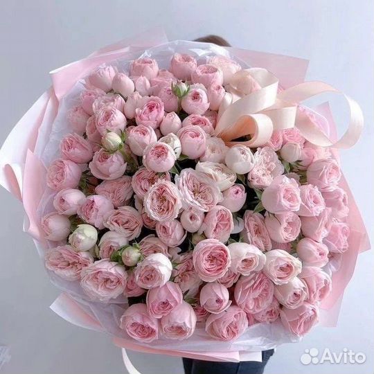 Пионовидная роза