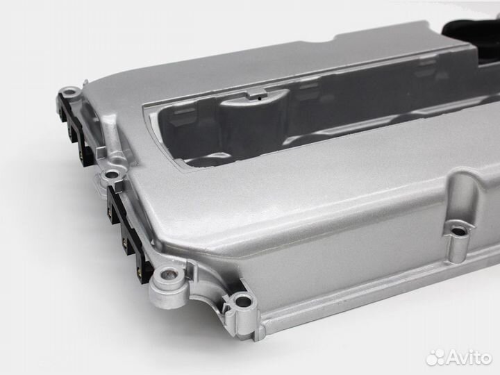 Алюминиевая клапанная крышка Opel Zafira 55564395