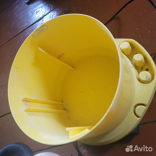 Хозяйственный пылесос Karcher WD 2