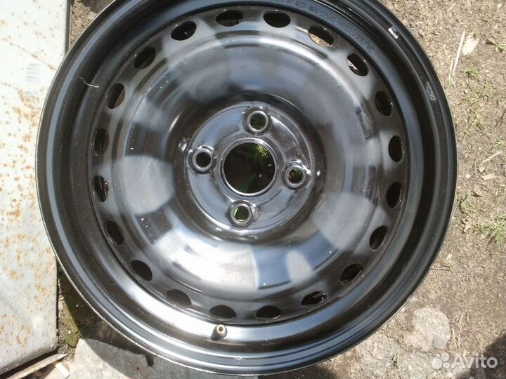 Летняя резина на аллюминивых дисках 4 шт