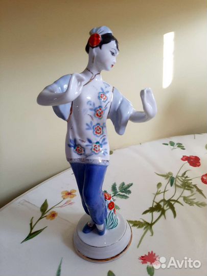 Статуэтка фарфоровая Китайский танец Вербилки СССР