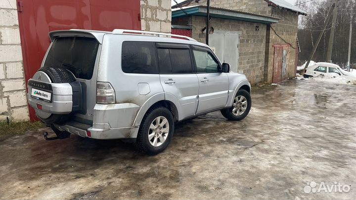 Mitsubishi Pajero 3.2 AT, 2011, 302 900 км
