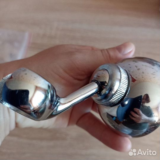 Держатель для лейки душа настенный регулируемый
