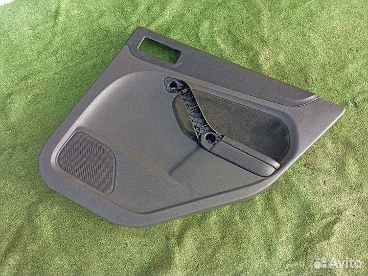 Обшивка двери задняя правая Ford Focus 2 хетчбек