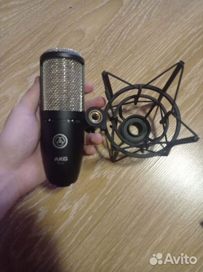 Микрофон akg p220 + behringer u-phoria umc22
