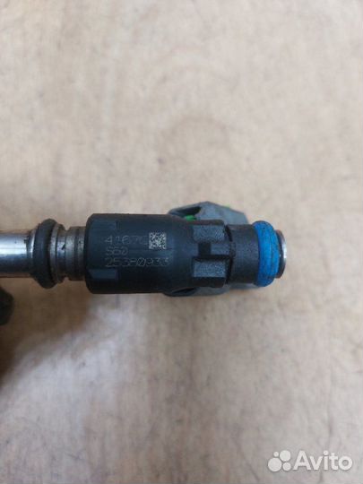 Топливная форсунка Opel Zafira B Z16XER 2009