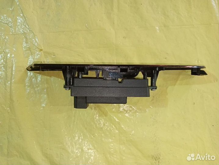 Кнопка стеклоподъемника задняя левая Mazda 3 BK Z6