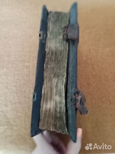 Старинная церковная книга