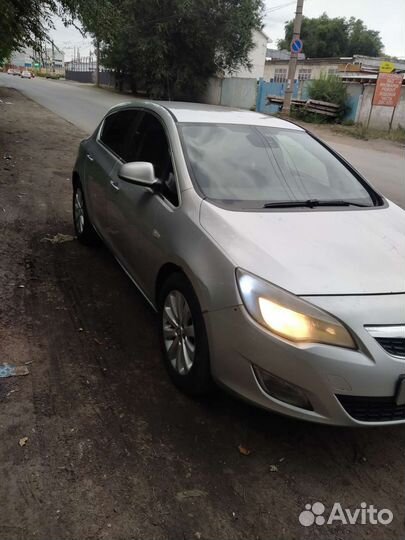 Opel Astra 1.4 МТ, 2010, 265 000 км