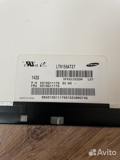 Матрица 15.6 slim 30 pin с дефектом