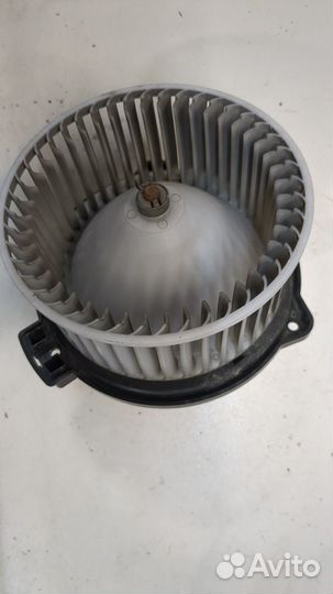 Двигатель отопителя Mitsubishi Montero Sport / Paj