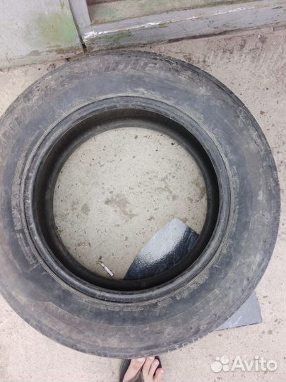 Bridgestone Dueler H/P 215/65 R16