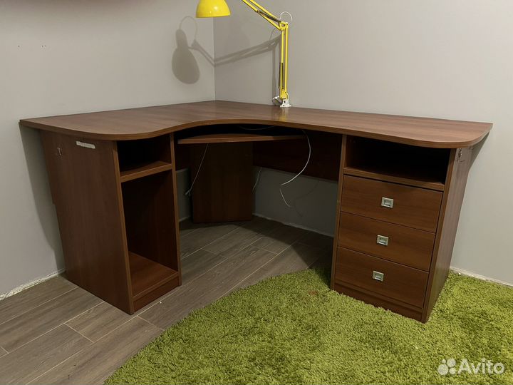 Компьютерный стол