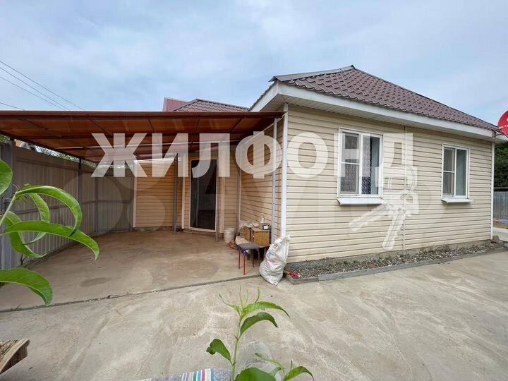 Дом 62 м² на участке 5 сот.