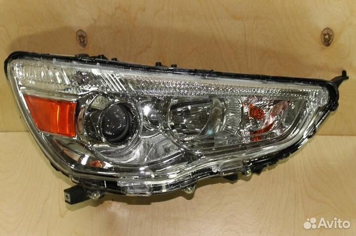 Фара правая под ксенон, с корректором ASX 2010