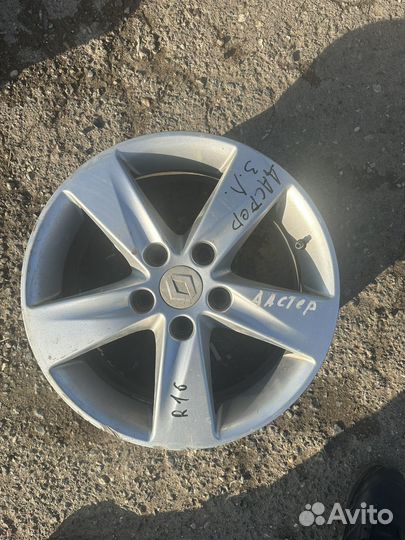 Литой диск Renault Duster R16