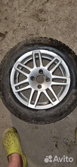Продам комплект дисков на зимней резине r14