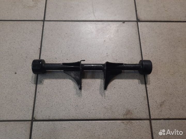 Кронштейн бака Yamaha XT600Z Tenere 1988