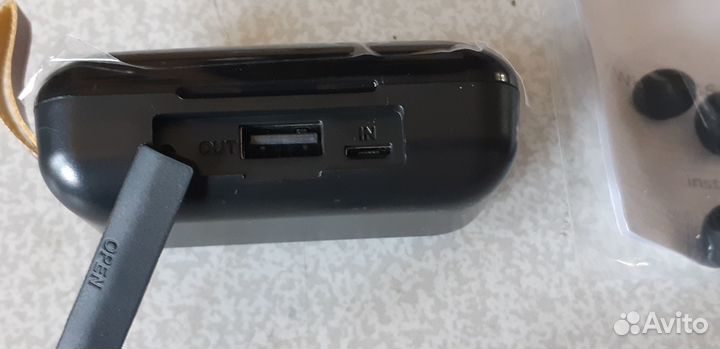 Наушники беспроводные с дисплеем и без