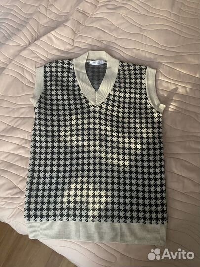 Жилет вязаный женский